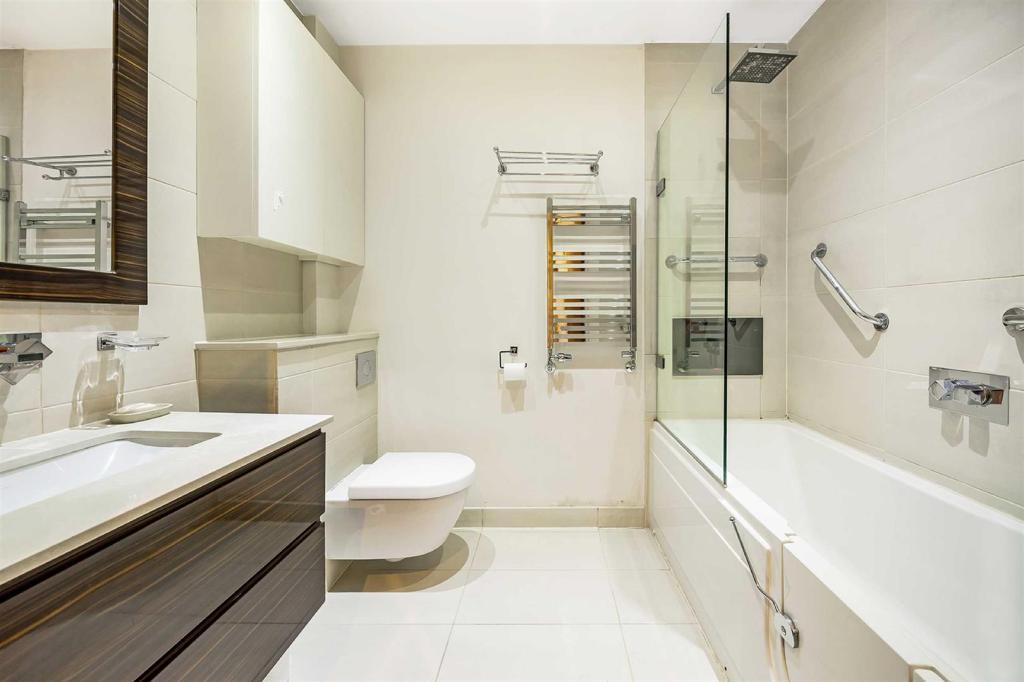 West-heath-place-golders-hill-nw11-2