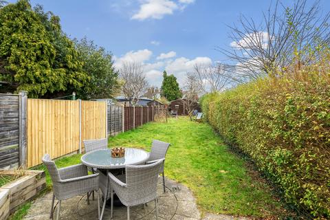 112 Manor Road, Guildford, GU2 9NR