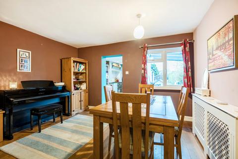 112 Manor Road, Guildford, GU2 9NR