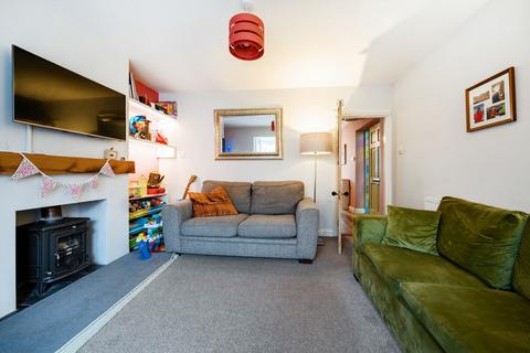 112 Manor Road, Guildford, GU2 9NR