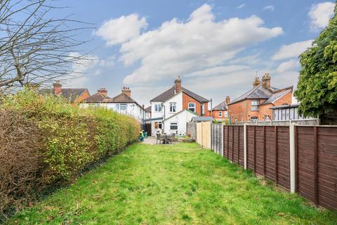112 Manor Road, Guildford, GU2 9NR