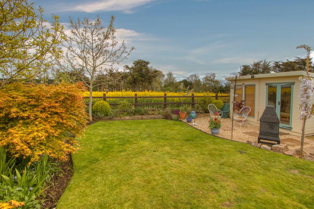 Bijou Heatherton Park Road, West Buckland, Wellington 3 bed detached