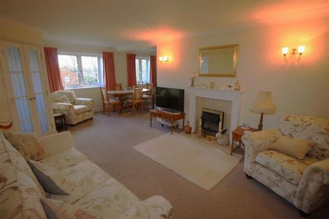 2 bedroom flat for sale, Regency Crescent, Christchurch BH23