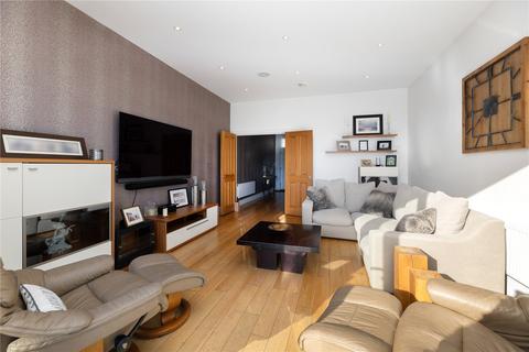 49b Cottenham Park Road, London, SW20 0SB