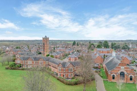 Flat 16, Lords Wood House, 18 Cayton Road, Coulsdon, CR5 1LT