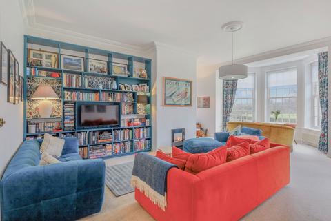 Flat 16, Lords Wood House, 18 Cayton Road, Coulsdon, CR5 1LT