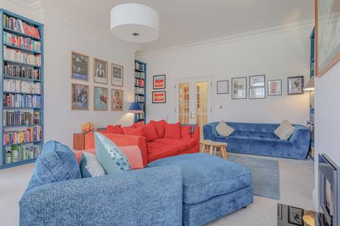 Flat 16, Lords Wood House, 18 Cayton Road, Coulsdon, CR5 1LT