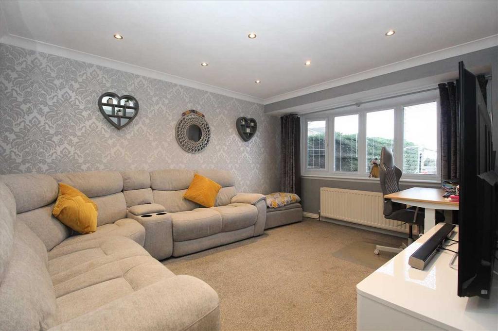Oakley Drive, Eastfield Green, Cramlington 3 bed semidetached house
