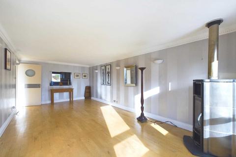 4 bedroom apartment to rent, Templemill Island, Marlow SL7