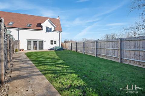 3 bedroom end of terrace house for sale - Blanchefort Gardens, Witham