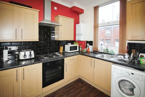 5 bedroom terraced house to rent, BILLS INCLUDED - Trelawn Terrace, Headingley, Leeds, LS6
