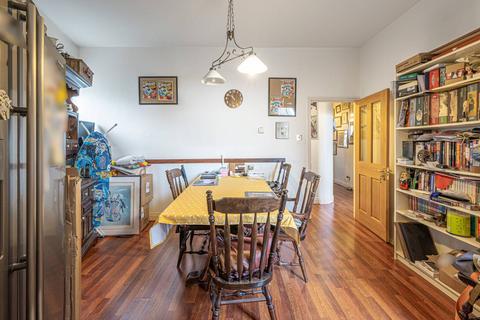 3 bedroom flat for sale, Canfield Gardens, South Hampstead, London, NW6