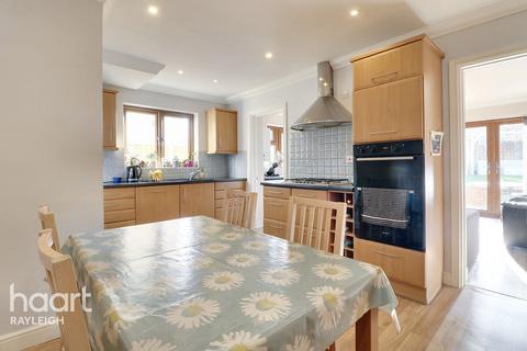 4 bedroom semi-detached house for sale, Grove Road, Rayleigh