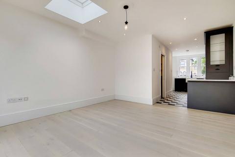 61 Windsor Road, London, E7 0QY