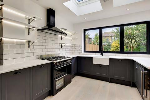 61 Windsor Road, London, E7 0QY