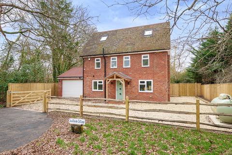 4 bedroom detached house for sale, Botley Road, Shedfield, Southampton, Hampshire, SO32