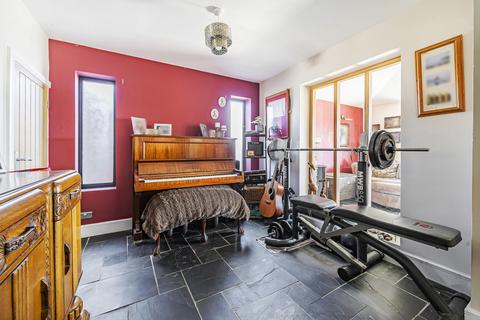 Beechwood Chase Grove, Waltham Chase, Southampton, SO32 2LF