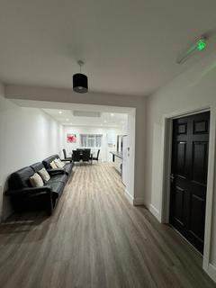 1 bedroom in a house share to rent, En-suite Double Room in Seven Kings, IG3