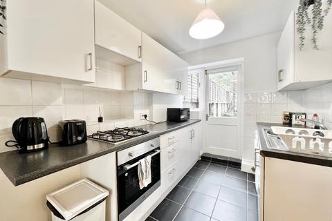 2 bedroom flat to rent, Fernhead Road, London W9