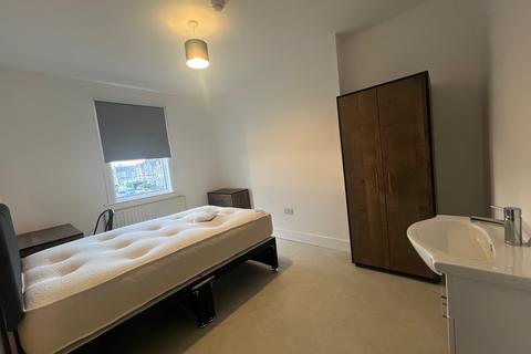 6 bedroom house share to rent, All Bills Included, Double Room in Seven Kings, IG3