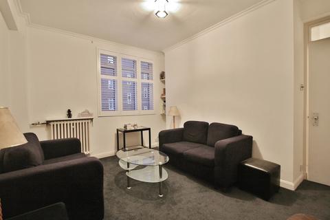 1 bedroom flat for sale, Latymer Court, Hammersmith Road, Hammersmith, W6