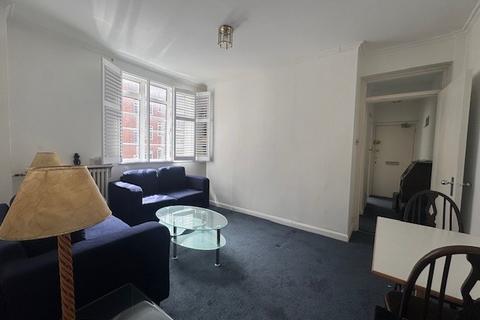 1 bedroom flat for sale, Latymer Court, Hammersmith Road, Hammersmith, W6