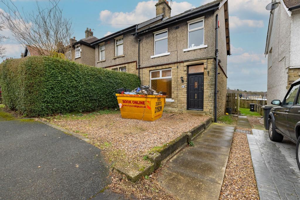 Highfield Avenue, Bailiff Bridge, HD6... 2 bed semidetached house £