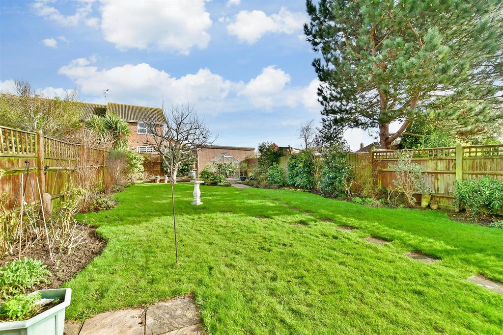 Ringmer Road, Worthing, West Sussex 4 bed chalet for sale £475,000