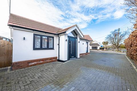 1 bedroom detached bungalow for sale, Daws Heath Road, Benfleet, SS7