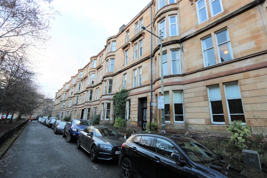 Barrington Drive, Glasgow G4 2 bed flat £1,395 pcm (£322 pw)
