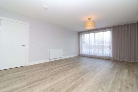 3 bedroom penthouse to rent, Eastwoodhill Grove, Glasgow G46