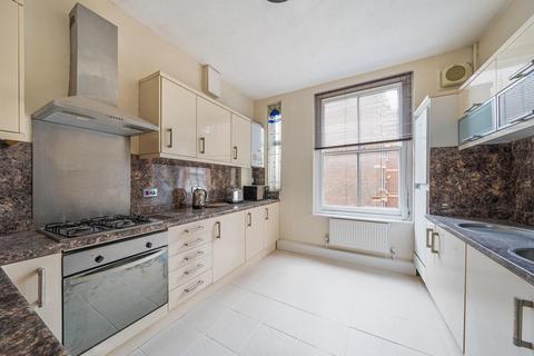 2 bedroom flat for sale, Fauconberg Road, Chiswick