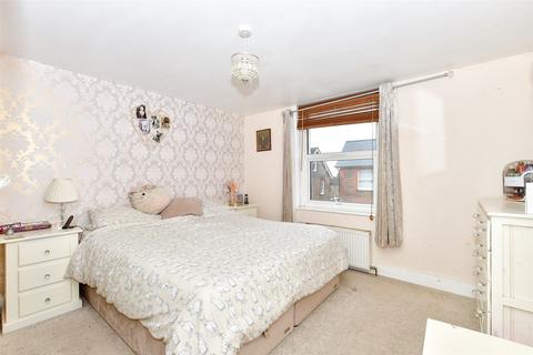 11 Gladstone Road, Crowborough, TN6 1PN