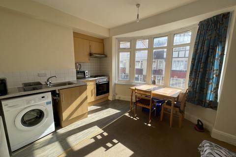 1 bedroom flat to rent, Norman Road, Paignton