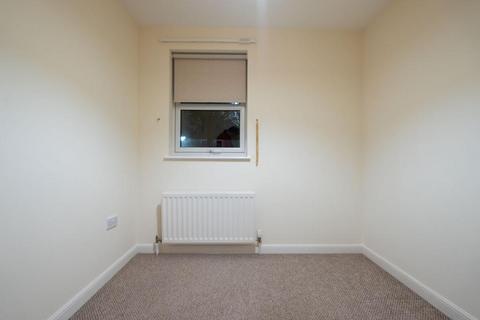 2 bedroom flat to rent, West Ferryfield, Edinburgh EH5