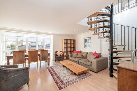 2 bedroom flat for sale - Oriel Drive, Barnes, London