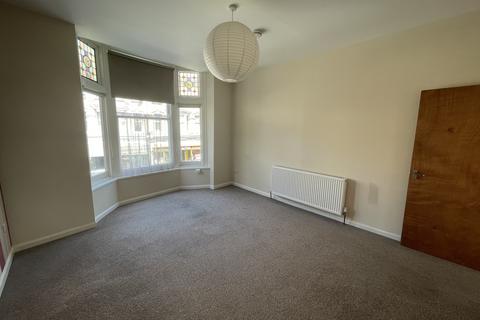 2 bedroom apartment to rent, Palace Avenue, Paignton