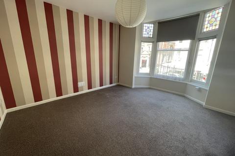 2 bedroom apartment to rent, Palace Avenue, Paignton