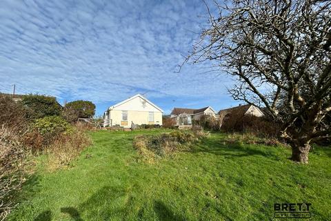 3 bedroom detached bungalow for sale, Bunkers Hill, Milford Haven, Pembrokeshire. SA73 1AG