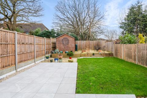 15 Escombe Drive, Guildford, GU2 9RE