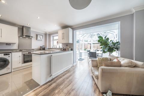 15 Escombe Drive, Guildford, GU2 9RE