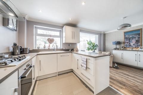 15 Escombe Drive, Guildford, GU2 9RE