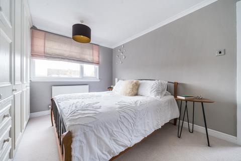 15 Escombe Drive, Guildford, GU2 9RE