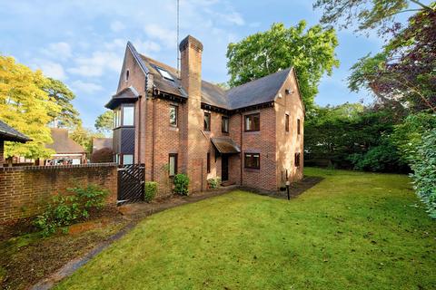 5 bedroom detached house for sale, Walpole Park, Weybridge, KT13