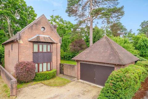 5 bedroom detached house for sale, Walpole Park, Weybridge, KT13