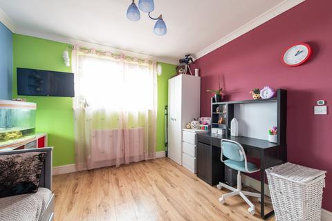 17 Napier Road, Northfleet, Gravesend, DA11 7BZ