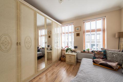 17 Napier Road, Northfleet, Gravesend, DA11 7BZ