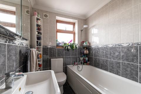 17 Napier Road, Northfleet, Gravesend, DA11 7BZ