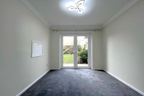 3 bedroom semi-detached house to rent, Oldenburg Park, Paignton