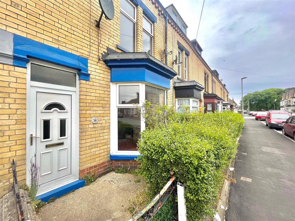 5 Bed MidTerraced House, Midway Avenue, Bridlington, YO16 4NU 5 bed